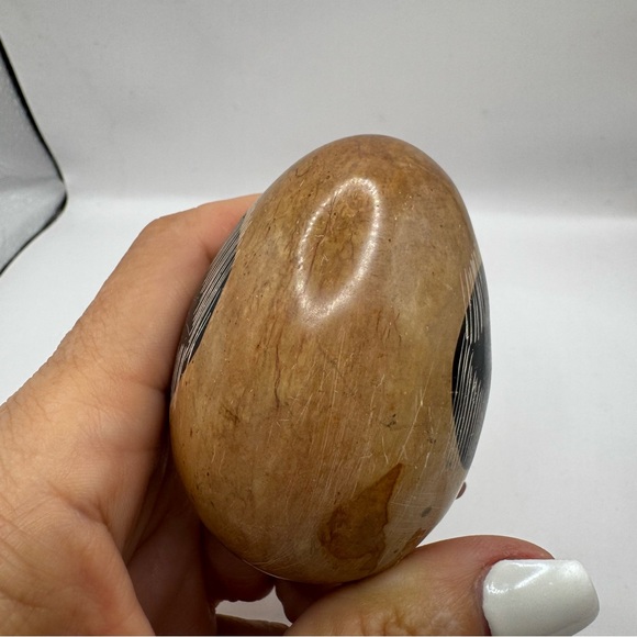Besmo Stone Egg from Kenya Hand Carved Tan w-Black Dot 3” Calming - Picture 4 of 5